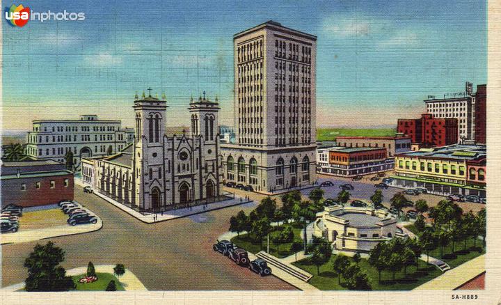 SAN FERNANDO CATHEDRAL AND FROST BUILDING, MAIN PLAZA PARK