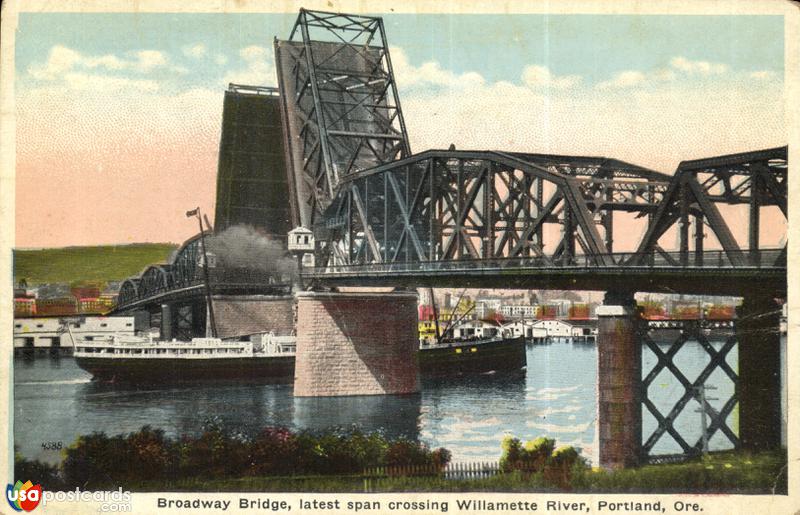 Broadway Bridge, latest span crossing Willamette River