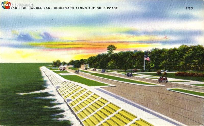 Double lane boulevard along the Gulf Coast