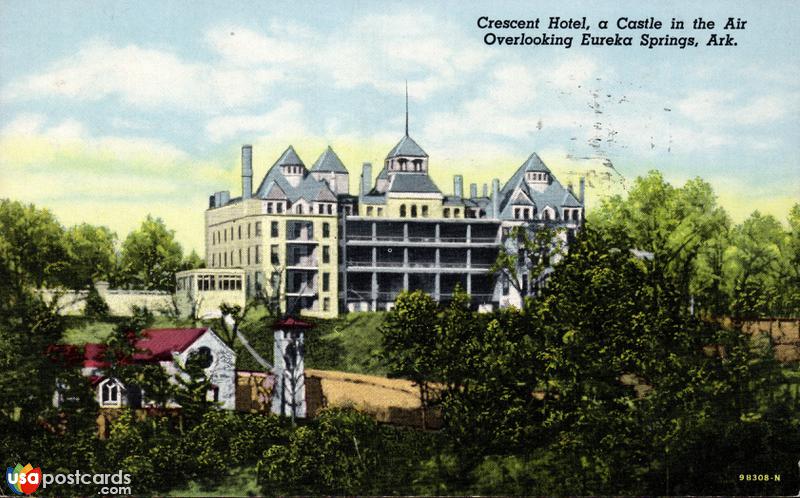Pictures of Eureka Springs, Arkansas, United States: Crescent Hotel, a casthe in the air overlooking Eureka Springs