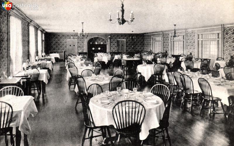 Nittany Lion Inn, diner room