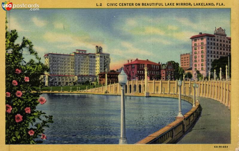 Pictures of Lakeland, Florida: Civic Center on Beautiful Lake Mirror