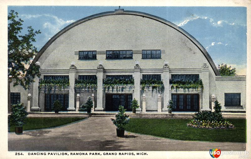 Pictures of Grand Rapids, Michigan: Dancing Pavillon, Ramona Park