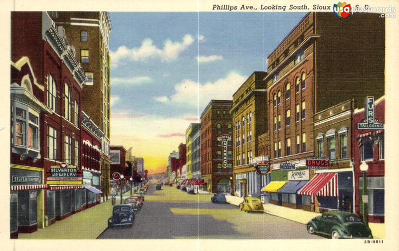 Pictures of Sioux Falls, South Dakota: Phillips Ave., Looking South