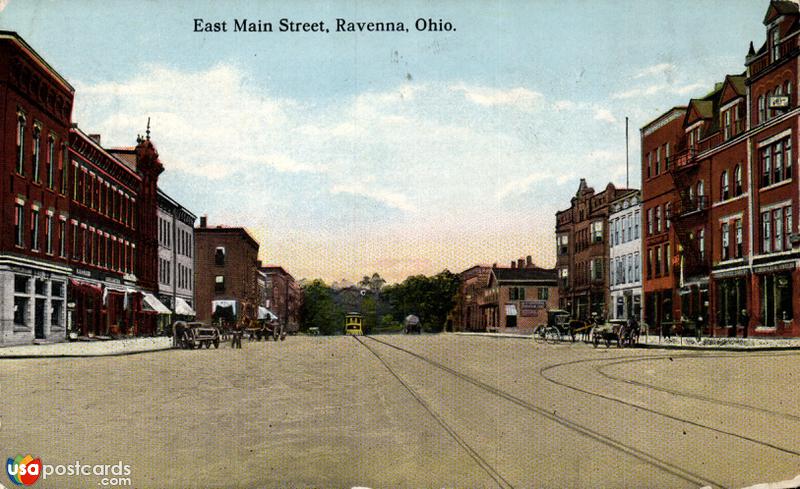 Pictures of Ravenna, Ohio: East Main Street