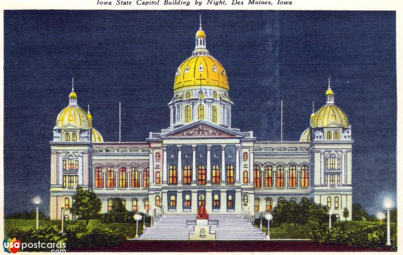 Pictures of Des Moines, Iowa: Iowa State Capitol Building by night