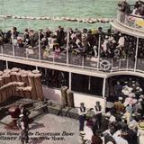 Crowds going on excursion boat